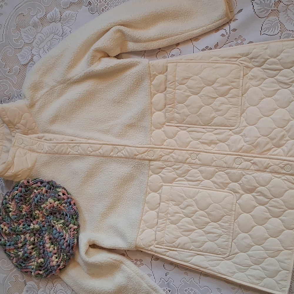Talbots Cream Quilted & Sherpa Like  Jacket, Large. Bonus Hand Crochet Hat.